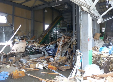 仙台港資源化センター壊滅的被害の様子